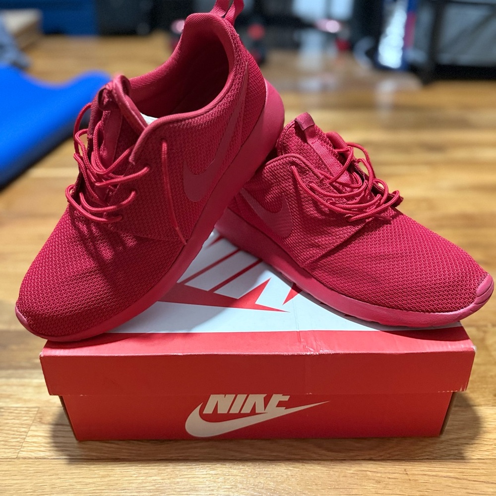 Nike Roshe One Athletic Shoes